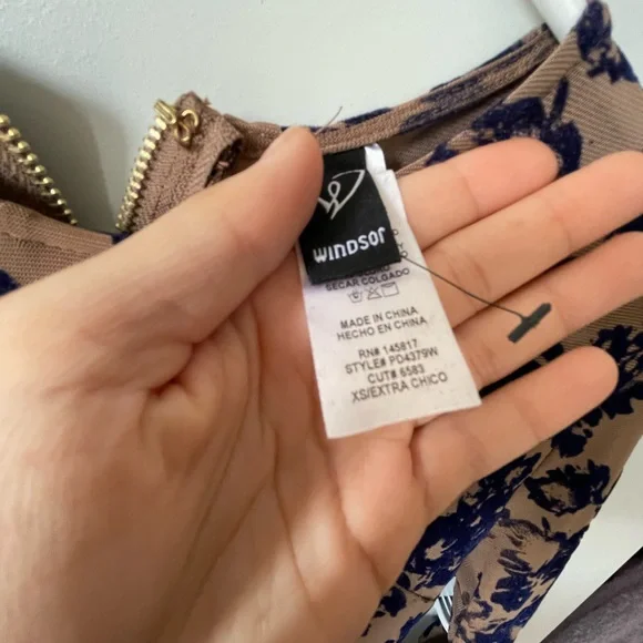 Windsor dress size extra small - Picture 3 of 3